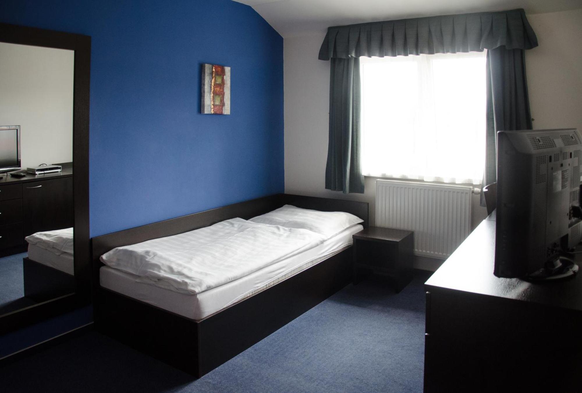 Garni Hotel Fellini ชิอาร์ นาด อาโรนอม ห้อง รูปภาพ