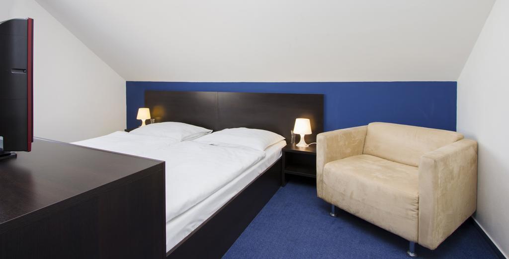 Garni Hotel Fellini ชิอาร์ นาด อาโรนอม ห้อง รูปภาพ